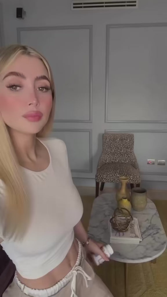 Load video: Diana Rosalía habla sobre cómo mantiene su figura tomando B-Curvy, parte de su rutina diaria para sentirse bien y verse increíble.